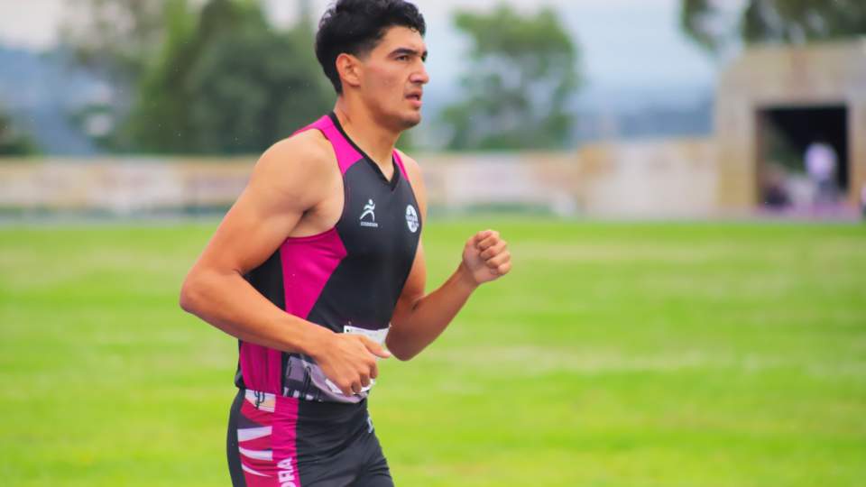 ABIMELEC ZAMORANO MARCHA TERCERO EN LA PRIMERA SESIÓN DEL DECATLÓN EN LOS JPJ 2025 